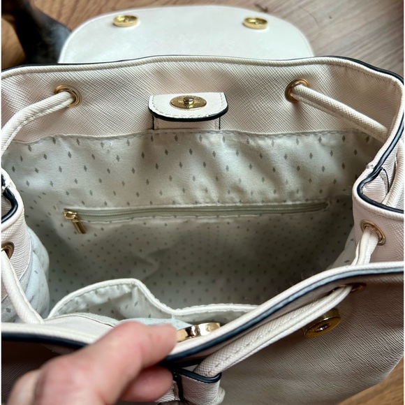 Women’s backpack style handbag - Picture 8 of 10